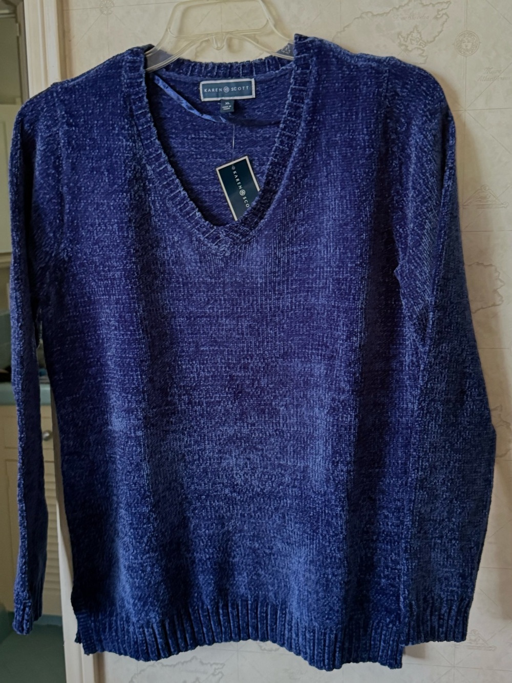 Karen Scott Woman’s Chenille V-Neck Sweater in Deep Navy